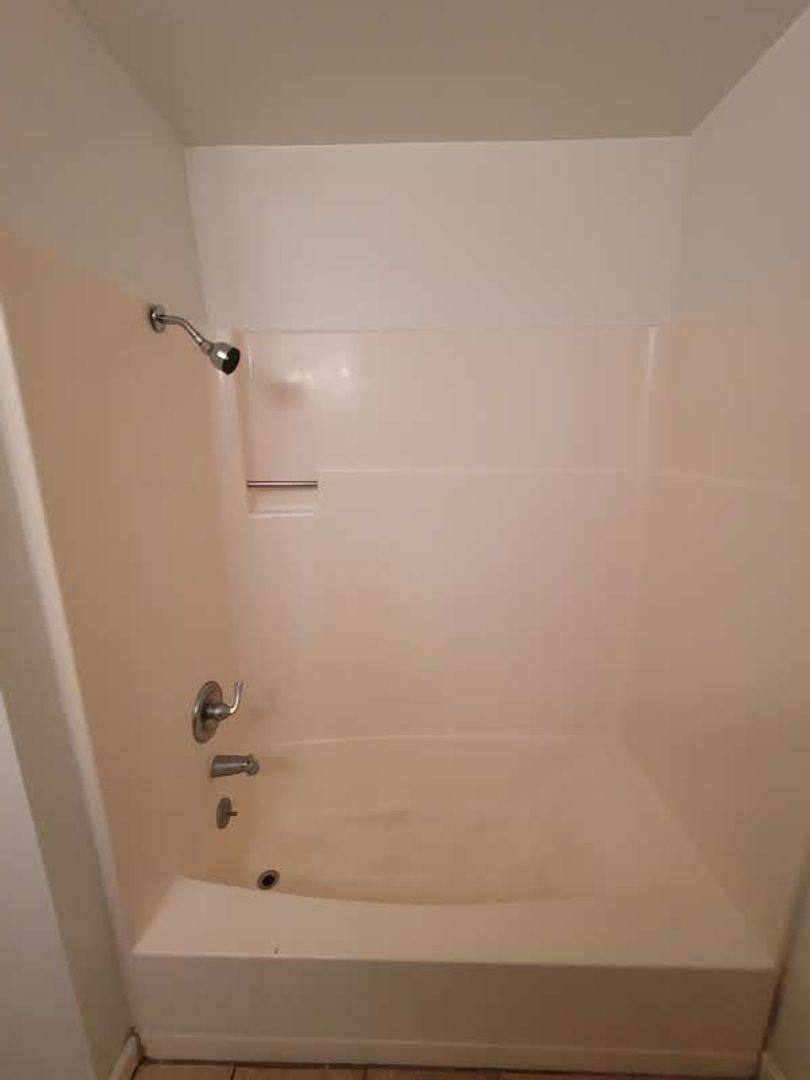 Apartment for rent at 13323 & 13325 Clairmont Way, Oregon City, OR 97045