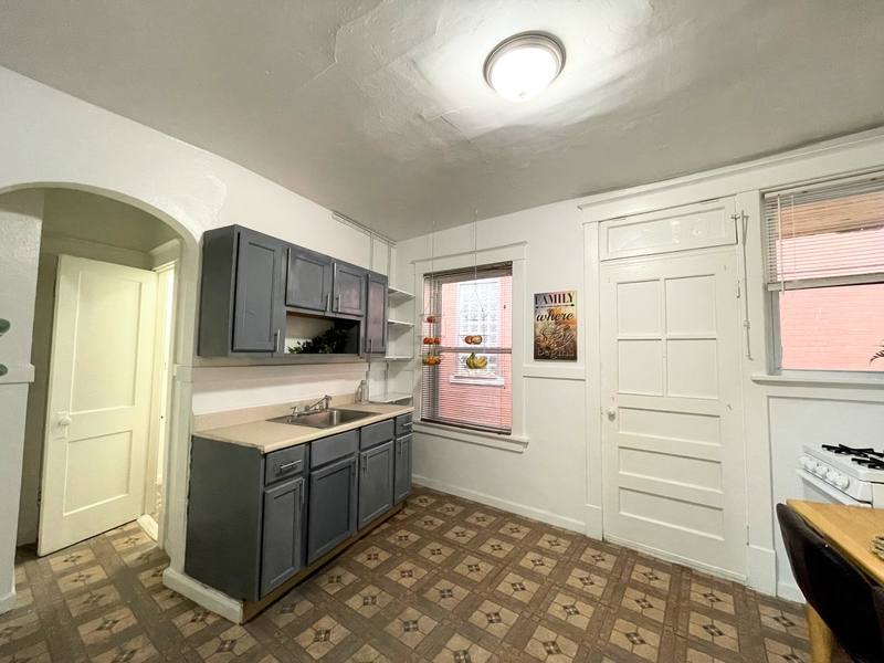 Apartment for rent at 2749 Pestalozzi #2E, Saint Louis, MO 63118