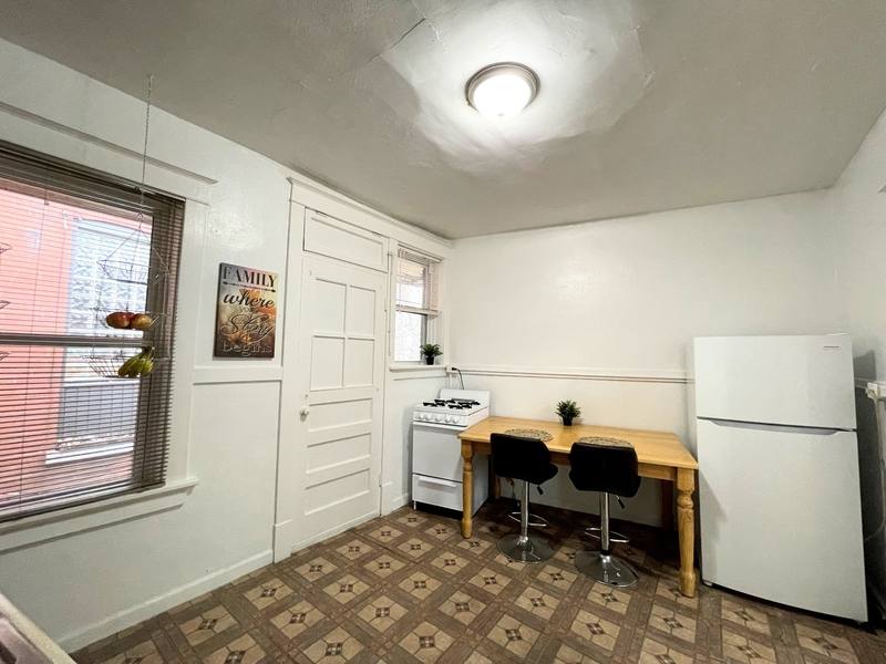Apartment for rent at 2749 Pestalozzi #2E, Saint Louis, MO 63118
