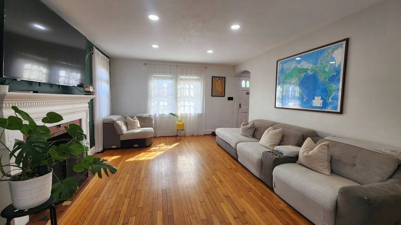 House for rent at 300 Russell St, Portsmouth, VA 23707