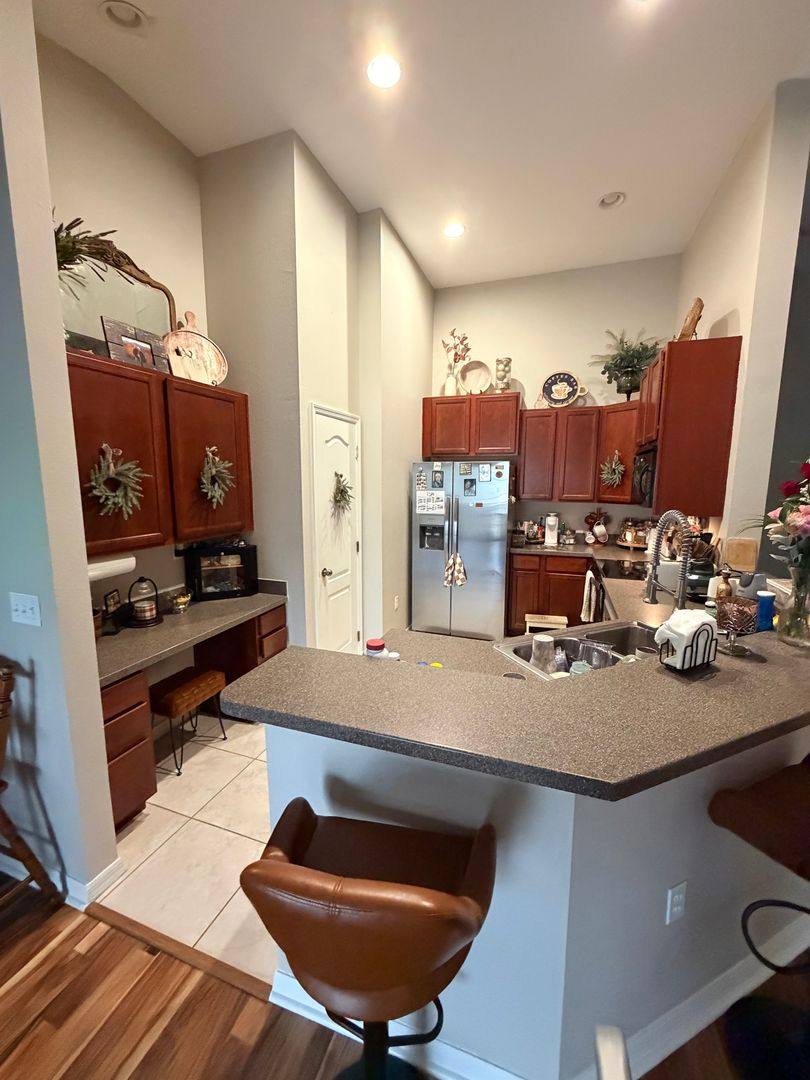 Townhouse for rent at 2319 Tanbark Ridge Place, Plant City, FL 33563