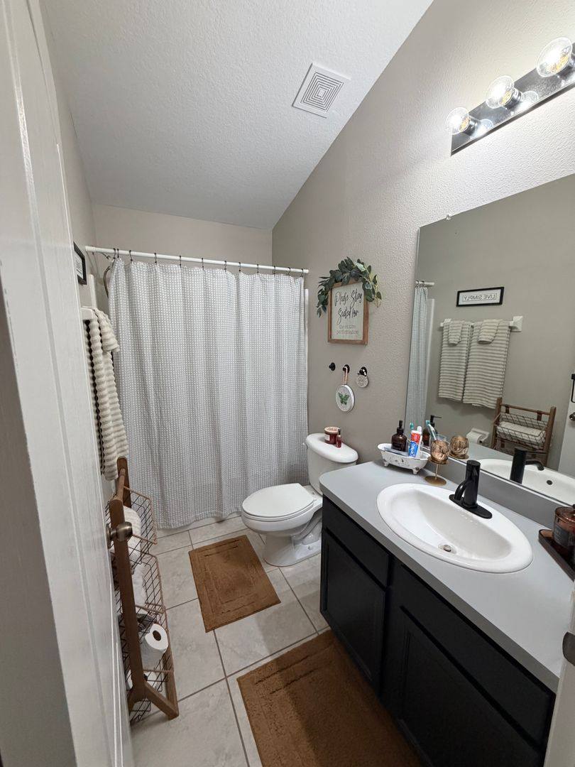 Townhouse for rent at 2319 Tanbark Ridge Place, Plant City, FL 33563
