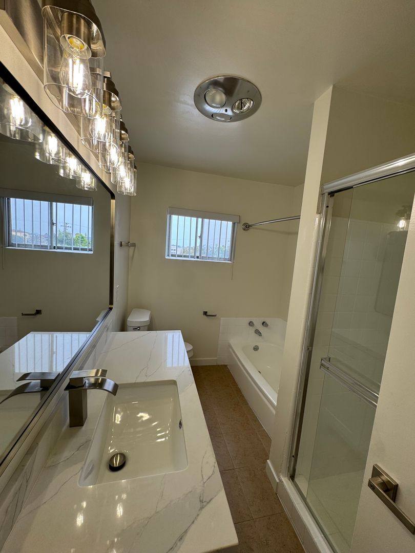 Apartment for rent at 929 Larrabee, West Hollywood, CA 90069