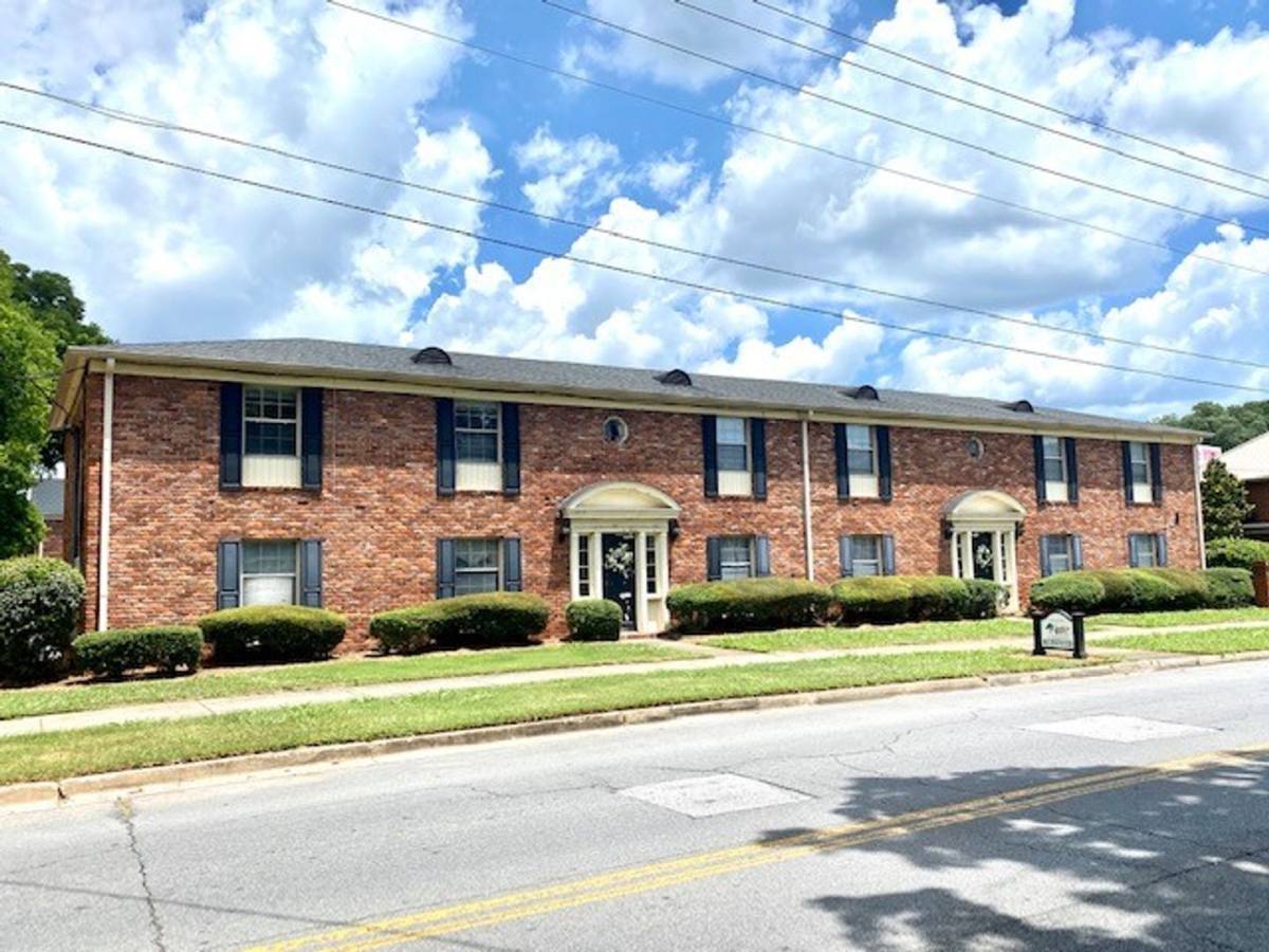 Apartment for rent at 317 E 8th St, Rome, GA 30161