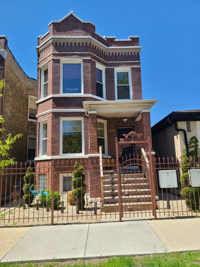 Apartment for rent at 1438 N Central Park Ave, Chicago, IL 60651