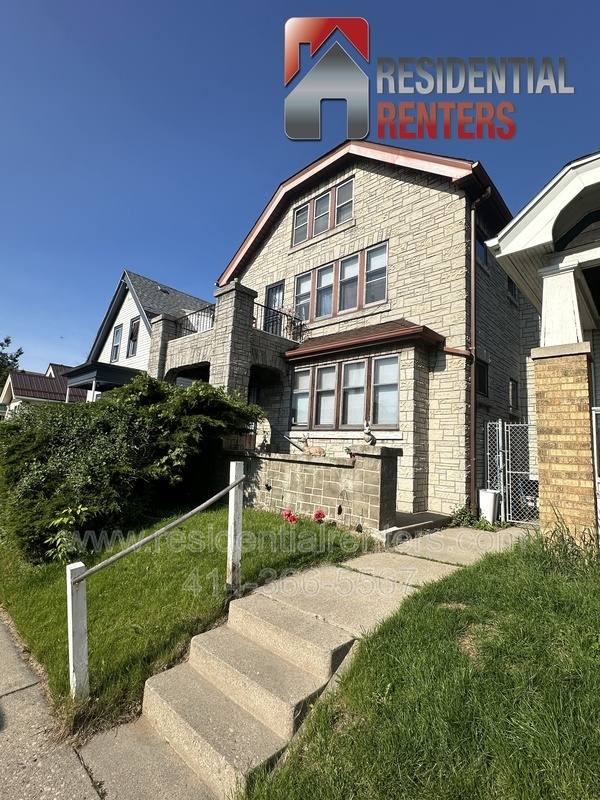 Apartment for rent at 4048 N 7th St, Milwaukee, WI 53209