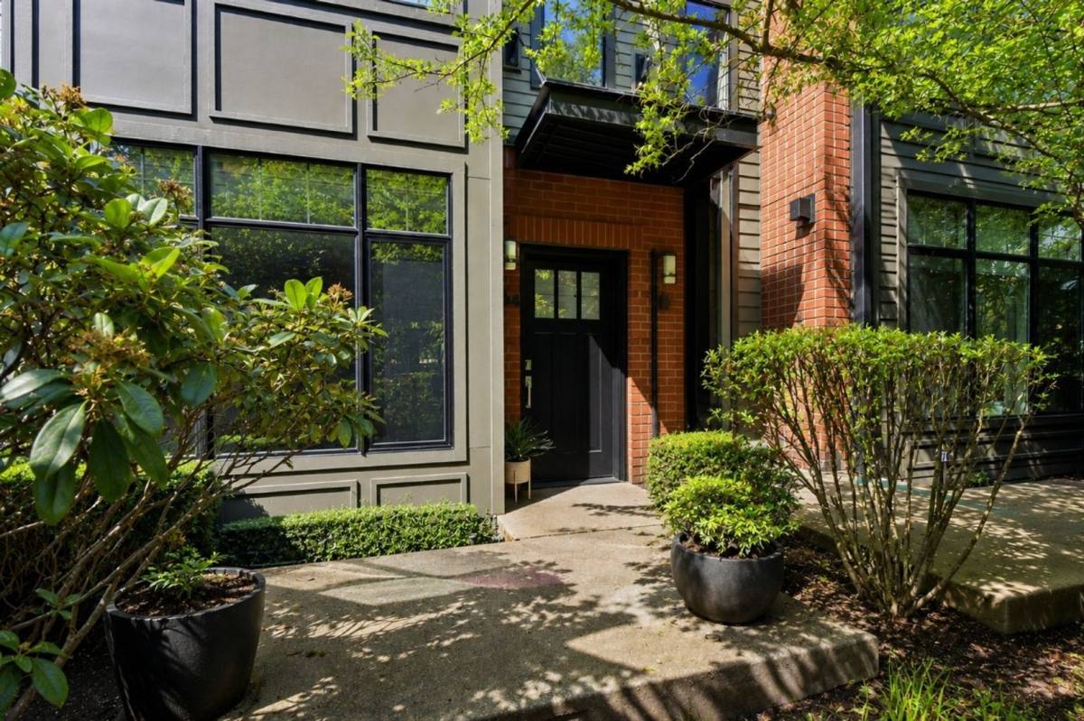 Townhouse for rent at 10575 NE 12th Place, Bellevue, WA 98004