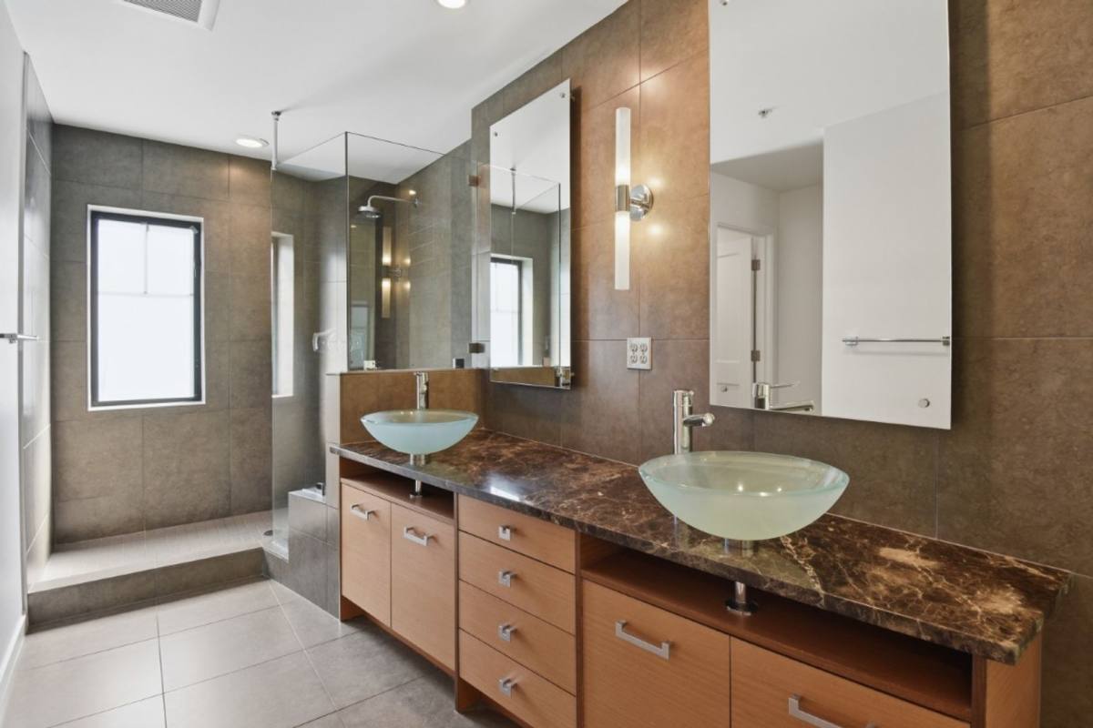 Townhouse for rent at 10575 NE 12th Place, Bellevue, WA 98004