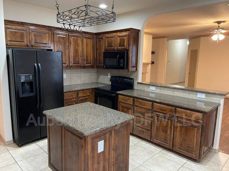 House for rent at 532 Baverton Lane, Haslet, TX 76052