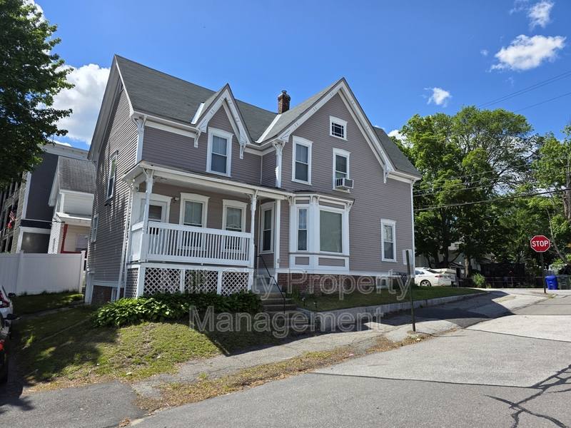 Apartment for rent at 463 Lake Ave #2, Manchester, NH 03103