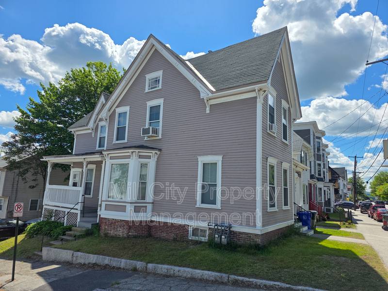 Apartment for rent at 463 Lake Ave #2, Manchester, NH 03103