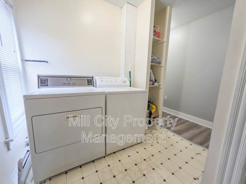 Apartment for rent at 463 Lake Ave #2, Manchester, NH 03103
