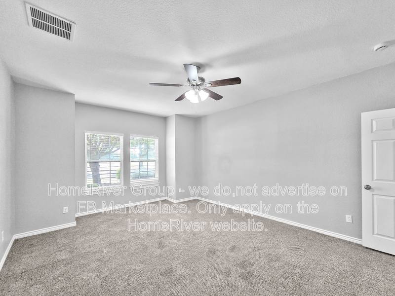 House for rent at 124 Clear Creek Dr, Red Oak, TX 75154