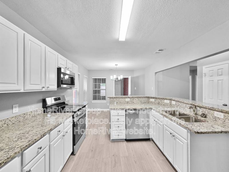 House for rent at 124 Clear Creek Dr, Red Oak, TX 75154