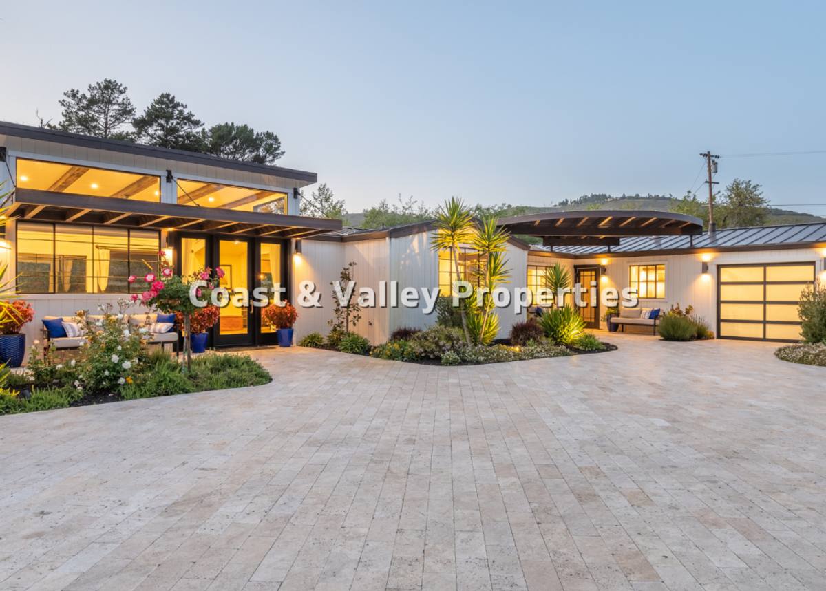 Apartment for rent at 27610 & 27612 Schulte Rd, Carmel, CA 93923