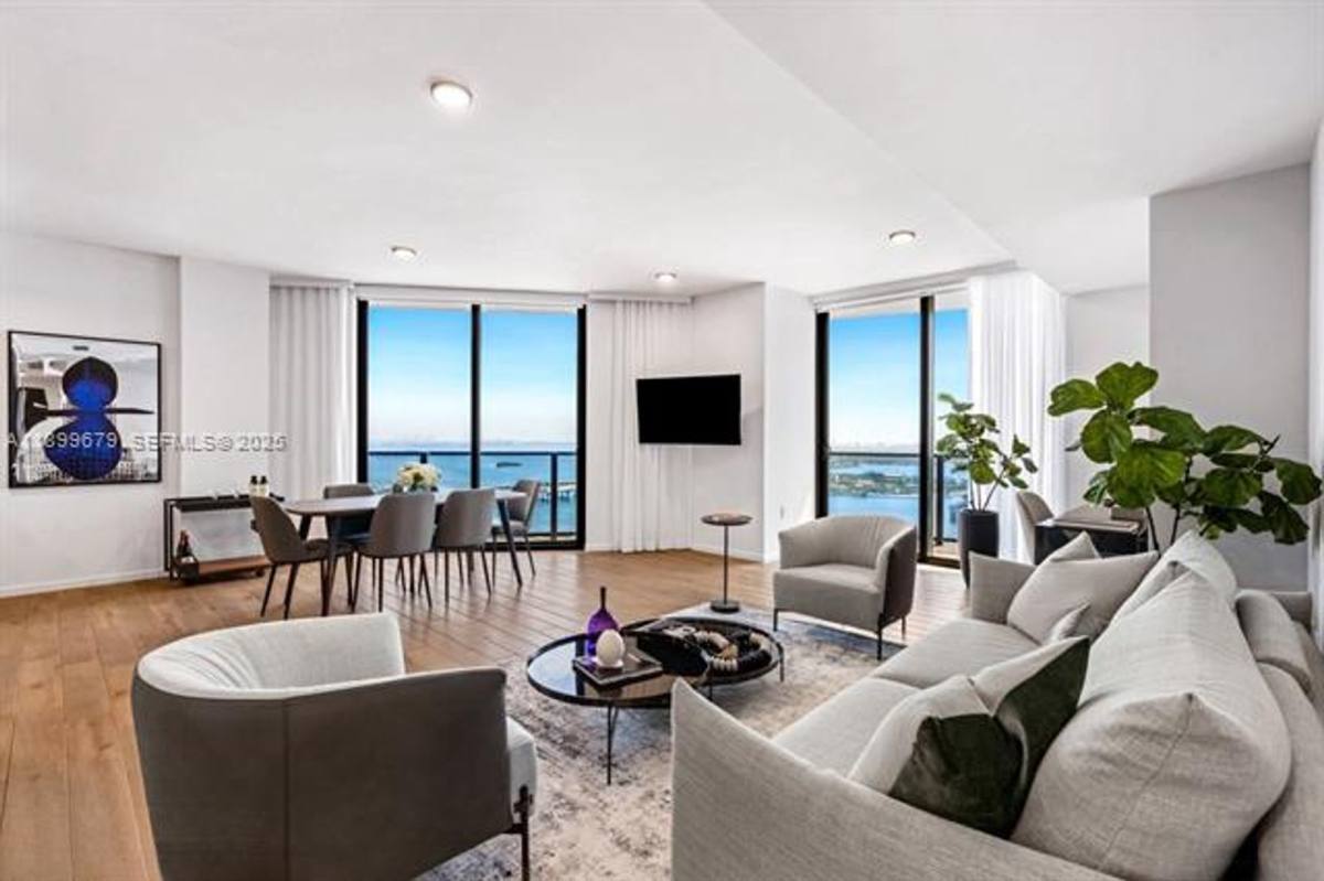 Condo for rent at 398 NE 5th St, Miami, FL 33132