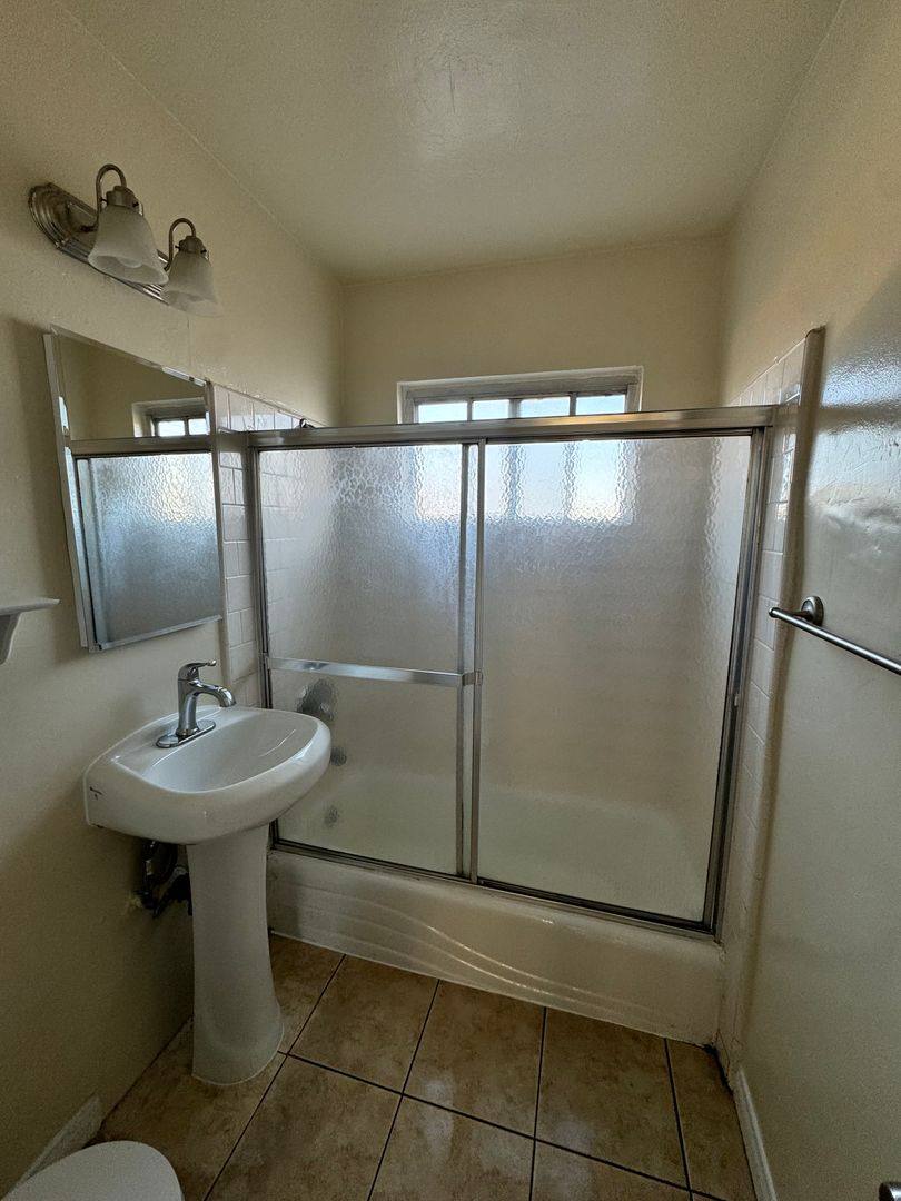 Apartment for rent at 6280 Cherry Ave, Long Beach, CA 90805