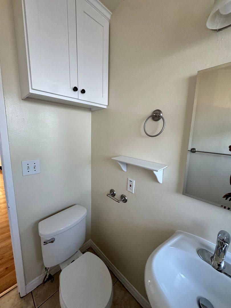 Apartment for rent at 6280 Cherry Ave, Long Beach, CA 90805