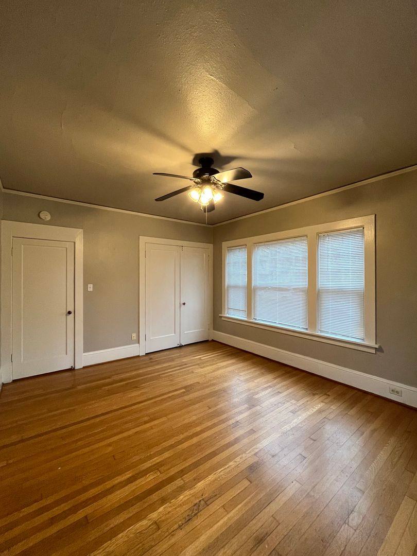 Apartment for rent at 2136 SE Ankeny St, Portland, OR 97214