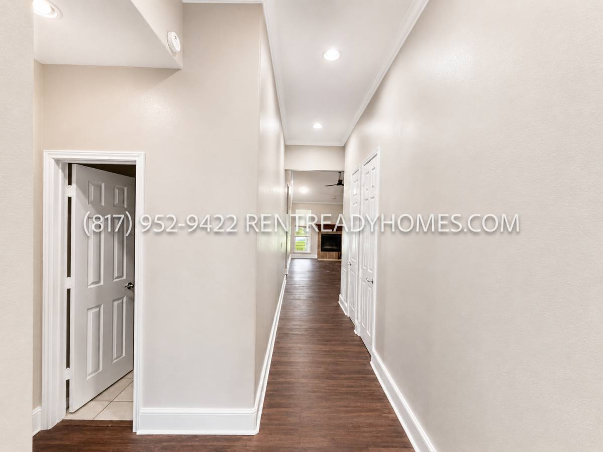 House for rent at 4901 Lakeside Dr, Sherman, TX 75092
