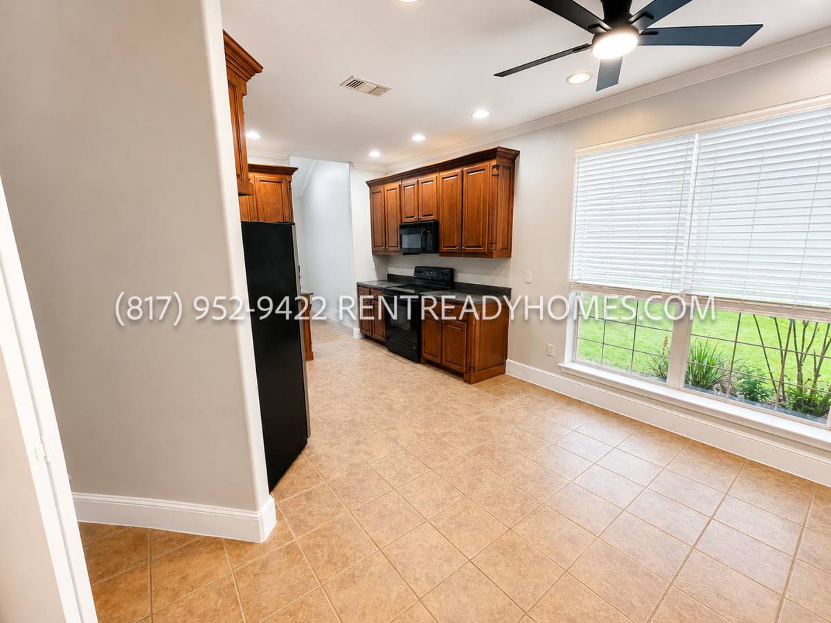 House for rent at 4901 Lakeside Dr, Sherman, TX 75092