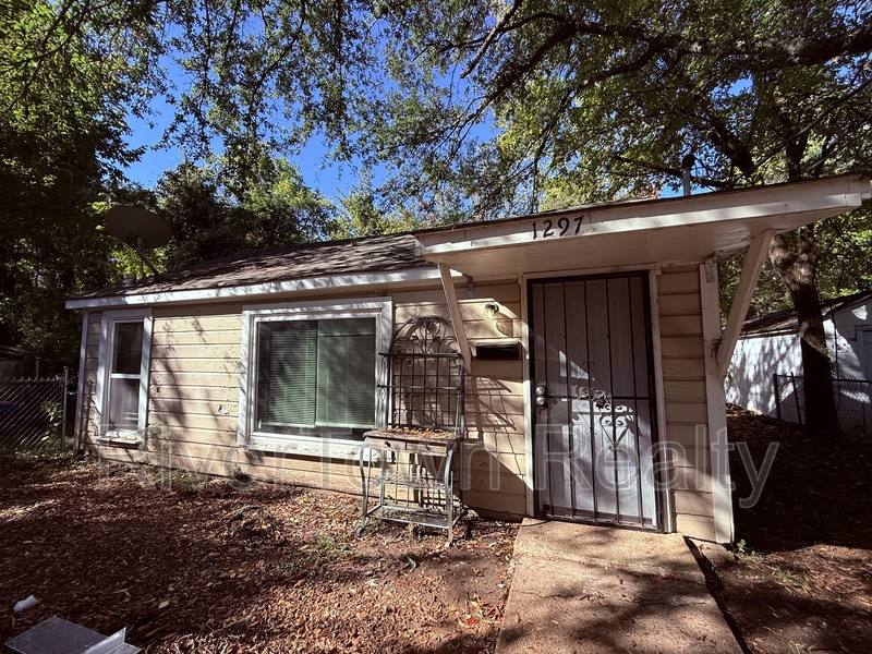 House for rent at 1297 S Prescott St, Memphis, TN 38111