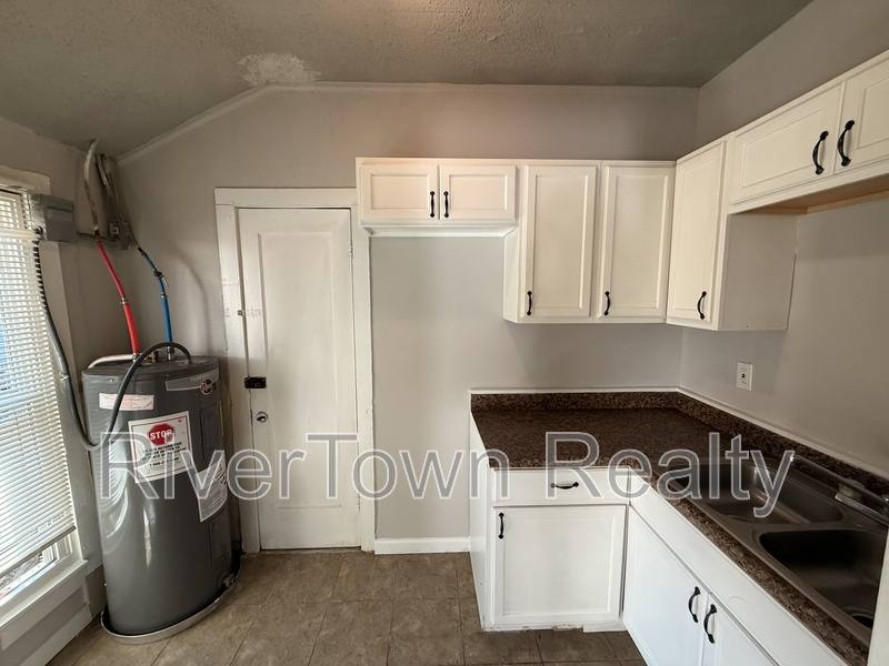 House for rent at 1297 S Prescott St, Memphis, TN 38111