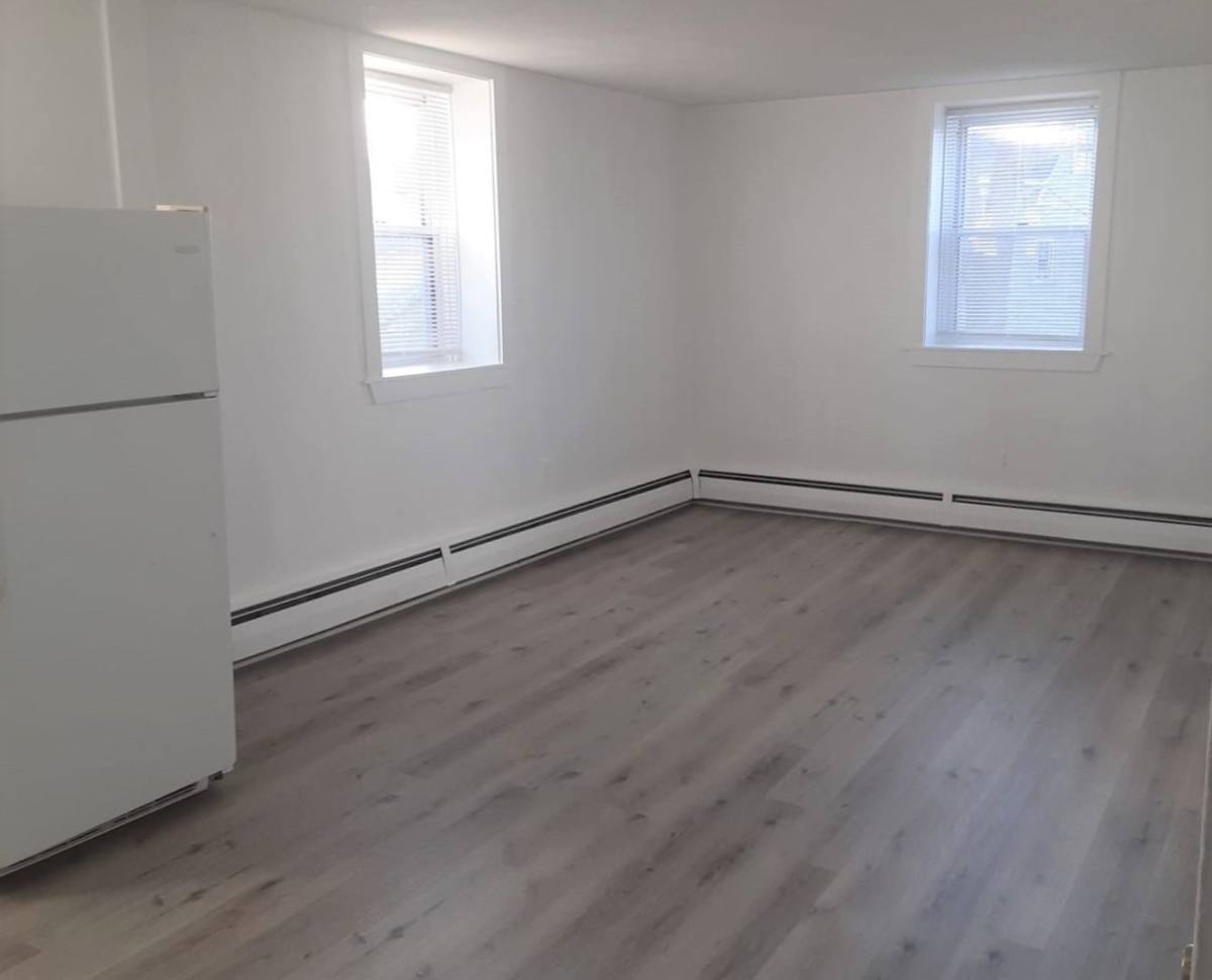 Apartment for rent at 143 Groveland St, Haverhill, MA 01830
