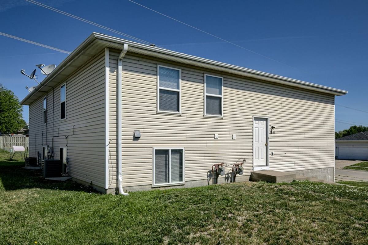 House for rent at 2941 NW, Lincoln, NE 68521