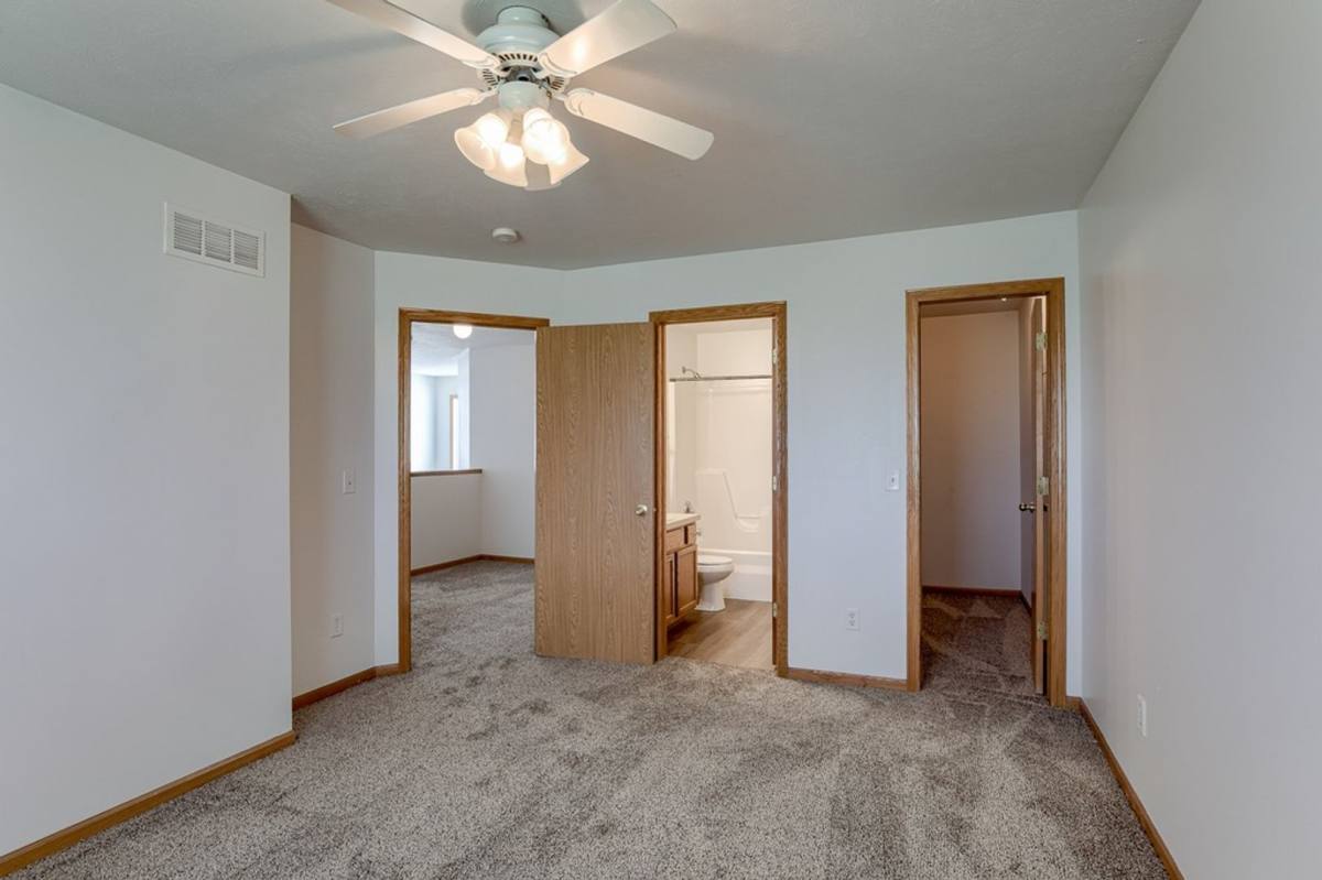 Apartment for rent at 7261-7265 Dorchester, Lincoln, NE 68521