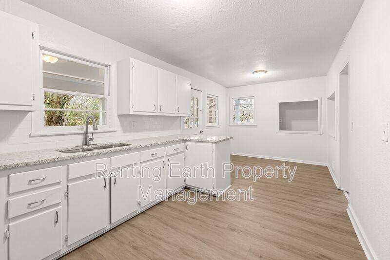 House for rent at 221 Lawson Rd, Birmingham, AL 35215