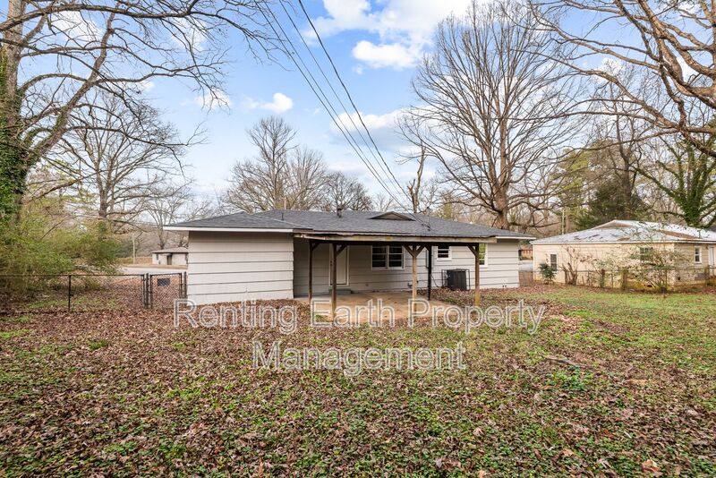 House for rent at 221 Lawson Rd, Birmingham, AL 35215
