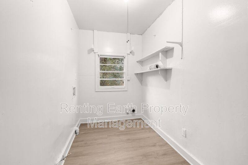 House for rent at 221 Lawson Rd, Birmingham, AL 35215