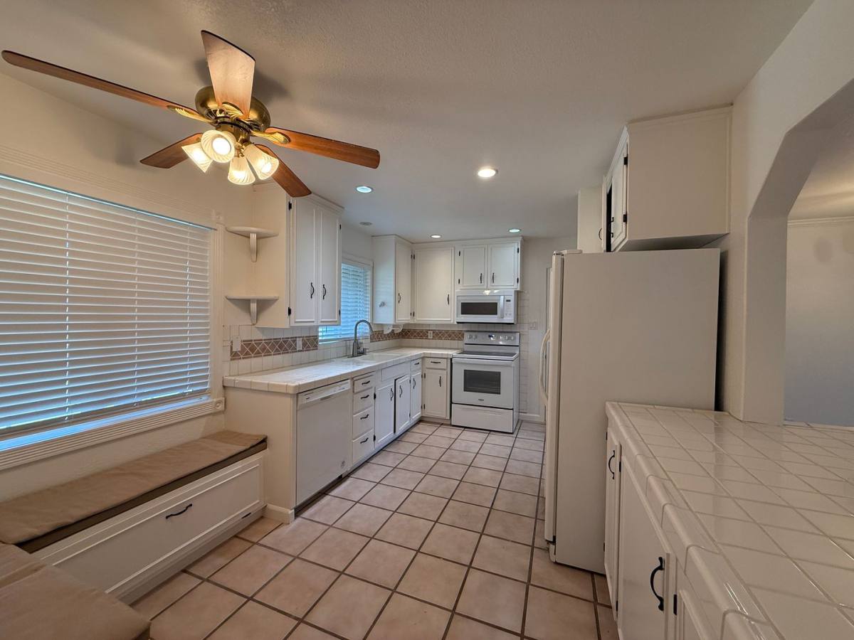 House for rent at 830 W Vine St, Lodi, CA 95240