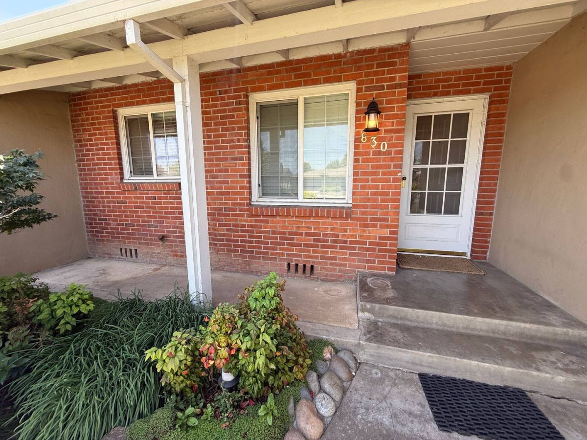 House for rent at 830 W Vine St, Lodi, CA 95240