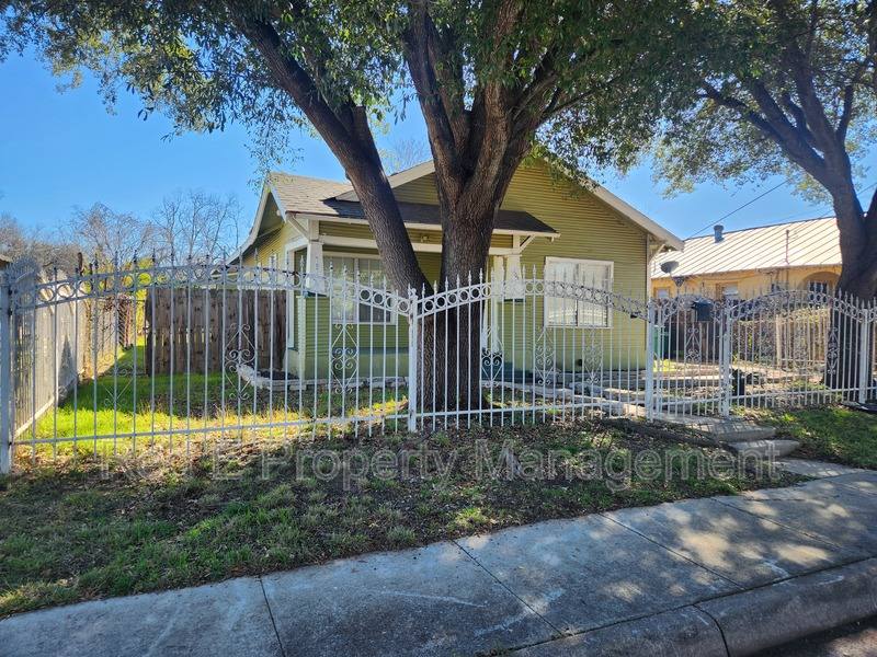 House for rent at 304 Terrell Ave, San Antonio, TX 78214