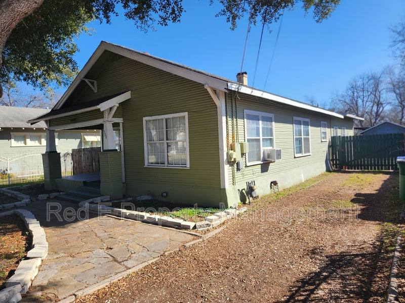 House for rent at 304 Terrell Ave, San Antonio, TX 78214