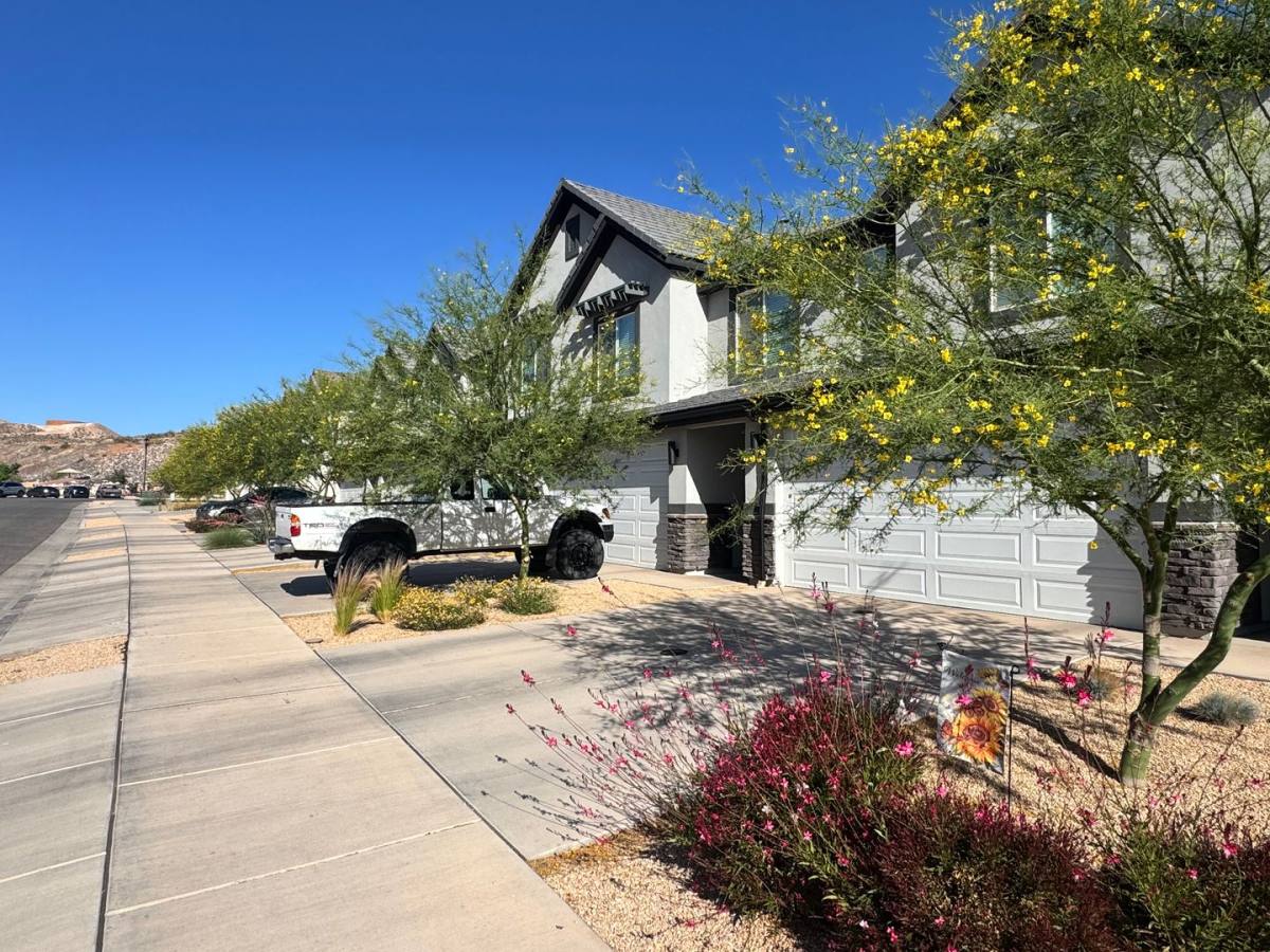 House for rent at 3267 E Labyrinth Point Circle, Washington, UT 84780