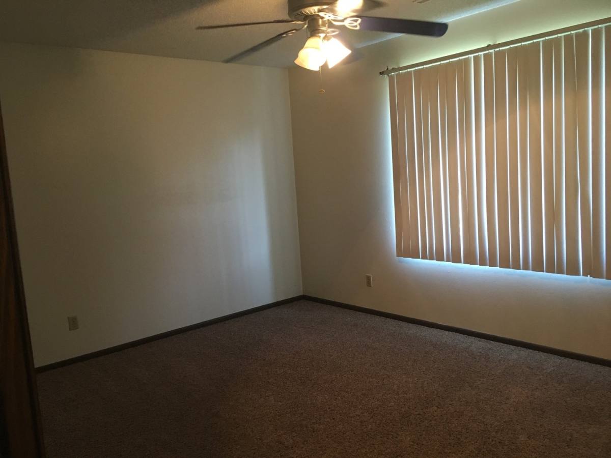 Apartment for rent at 221 Brookeridge Dr, Waterloo, IA 50701