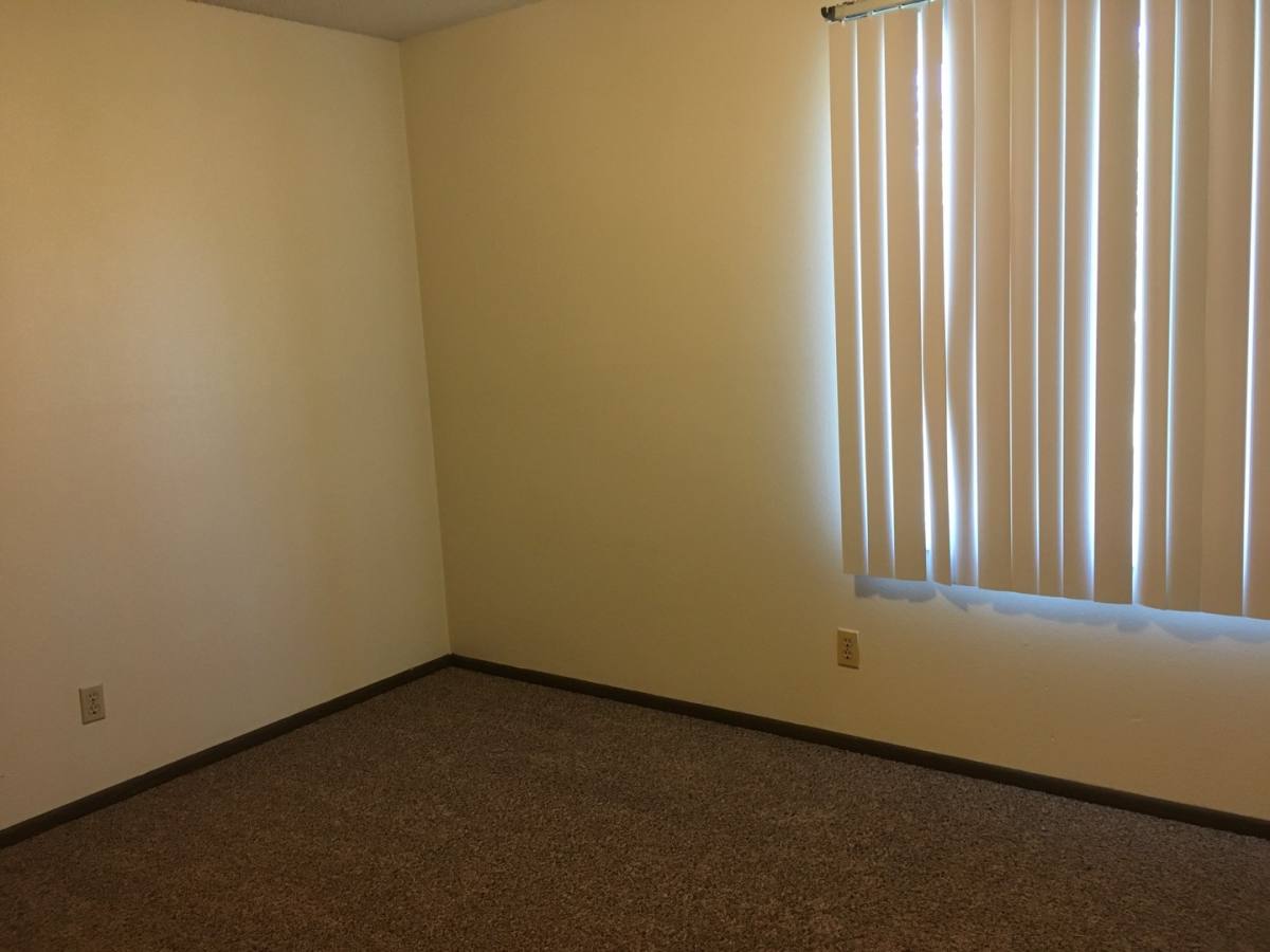 Apartment for rent at 221 Brookeridge Dr, Waterloo, IA 50701