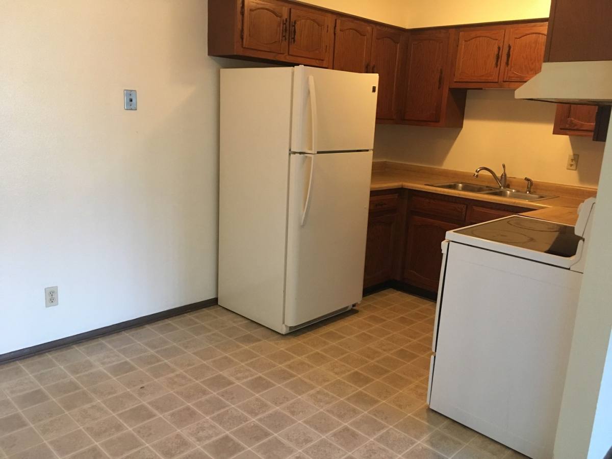 Apartment for rent at 221 Brookeridge Dr, Waterloo, IA 50701