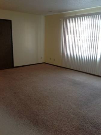 Apartment for rent at 221 Brookeridge Dr, Waterloo, IA 50701
