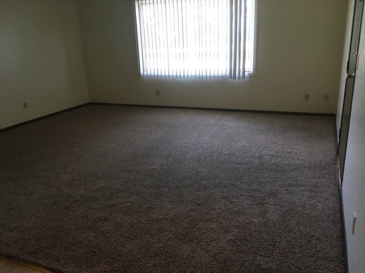 Apartment for rent at 221 Brookeridge Dr, Waterloo, IA 50701