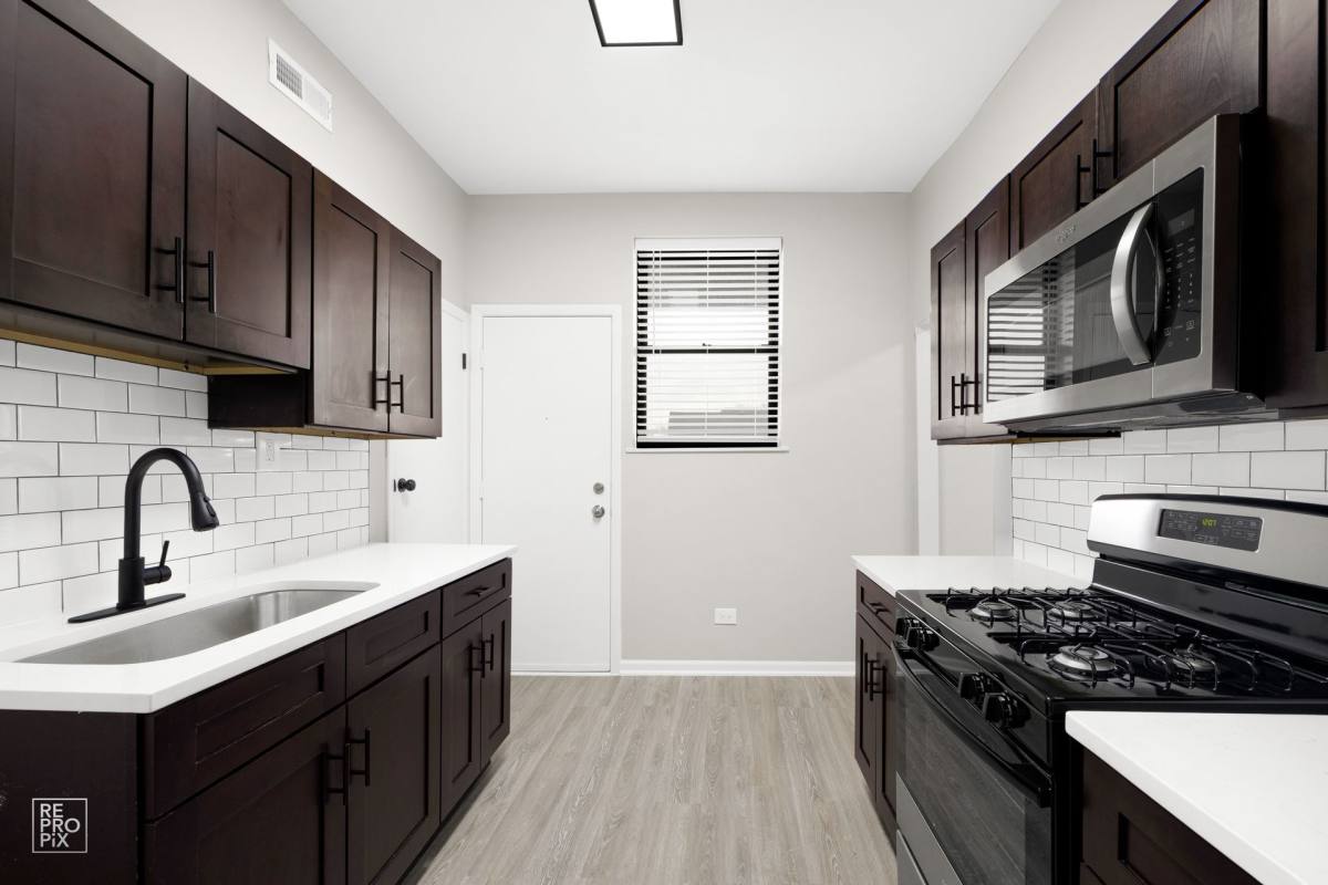 Apartment for rent at 5019 S St Lawrence Ave, Chicago, IL 60615