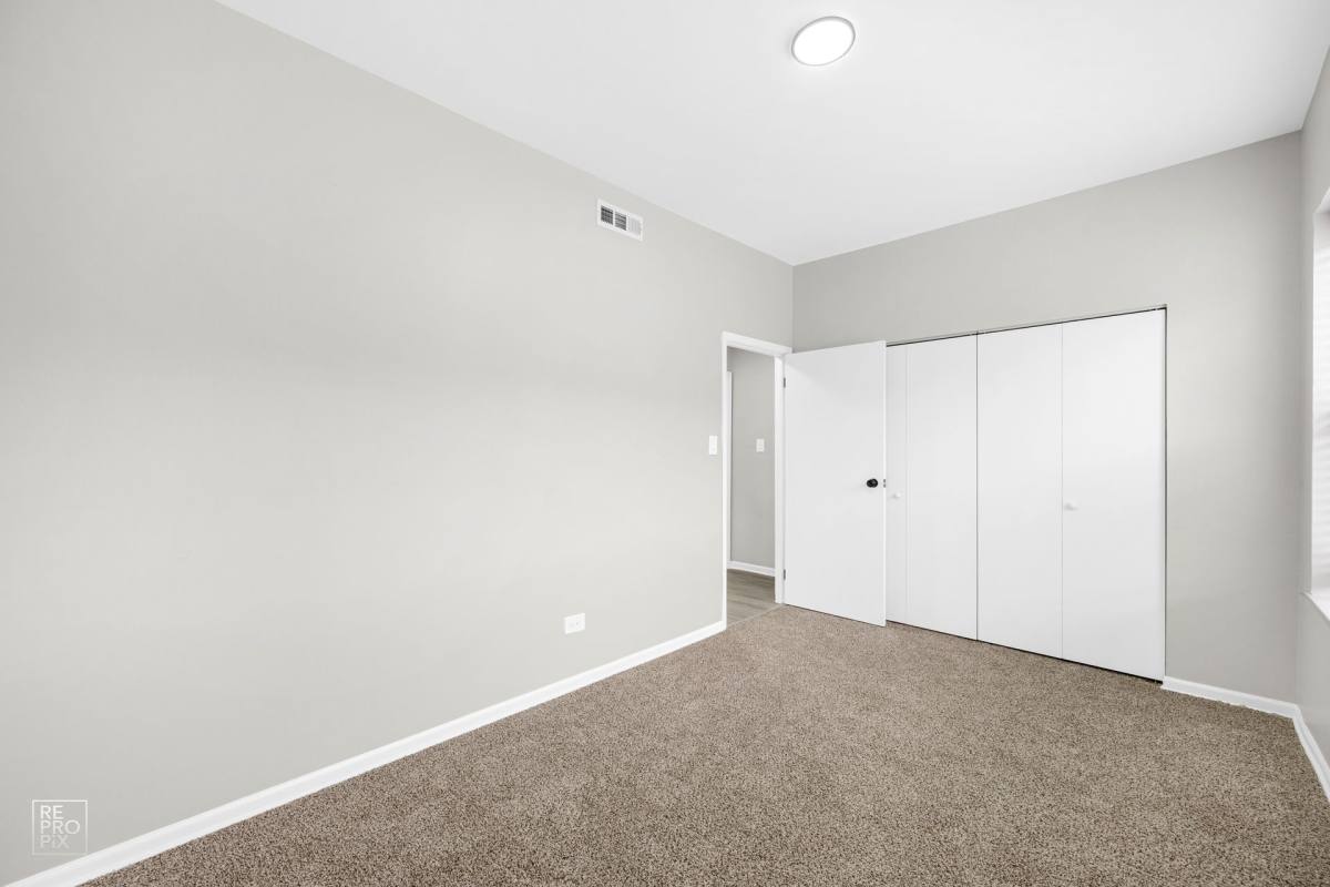 Apartment for rent at 5019 S St Lawrence Ave, Chicago, IL 60615