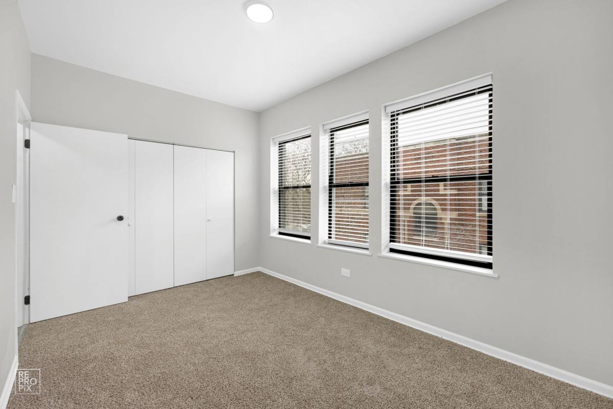 Apartment for rent at 5019 S St Lawrence Ave, Chicago, IL 60615