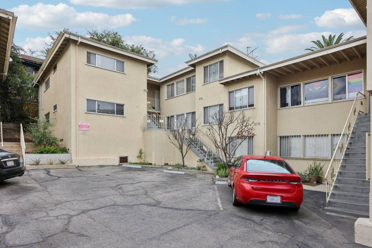 Apartment for rent at 2235 W 26th Place, Los Angeles, CA 90018