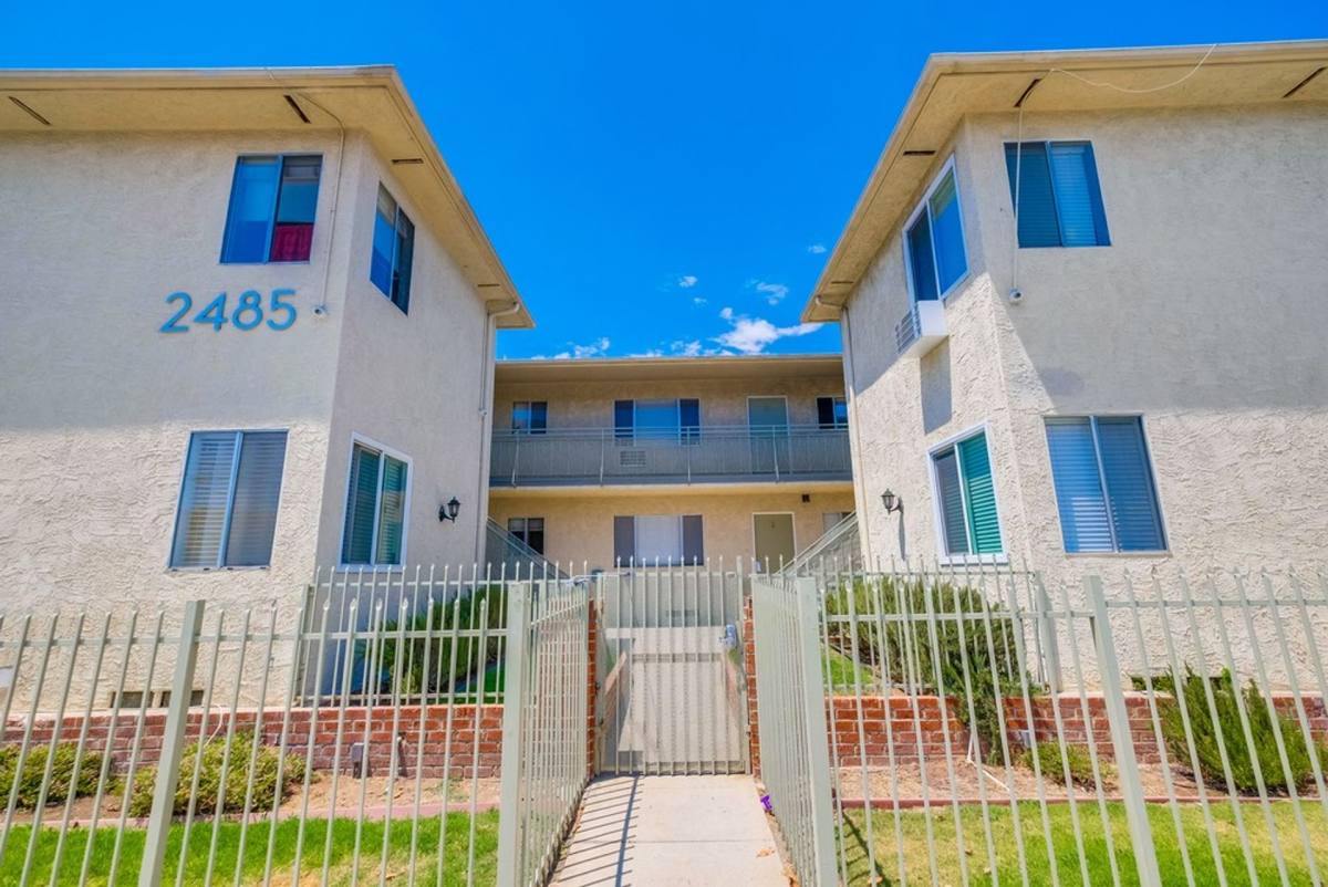 Apartment for rent at 2485 Venice Blvd, Los Angeles, CA 90019