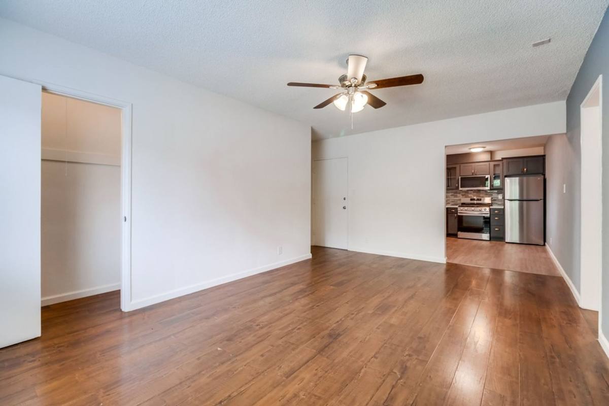 Apartment for rent at 2485 Venice Blvd, Los Angeles, CA 90019