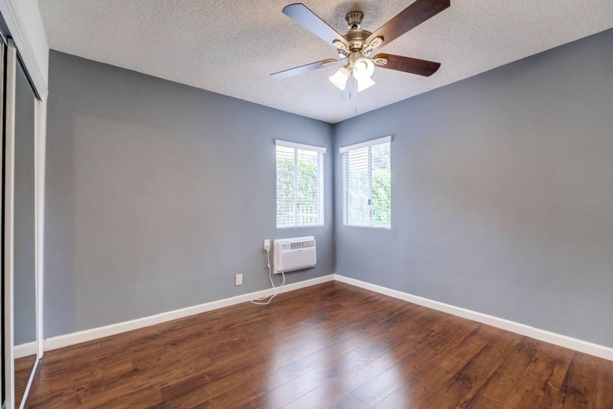 Apartment for rent at 2485 Venice Blvd, Los Angeles, CA 90019